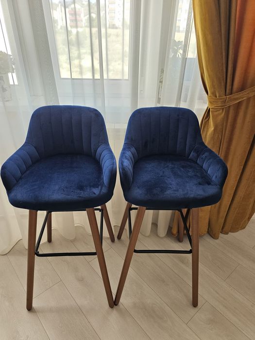 2 scaune de par tapitate