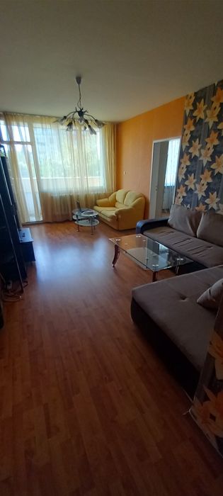 Отдавам под наем голям светъл апартамент
