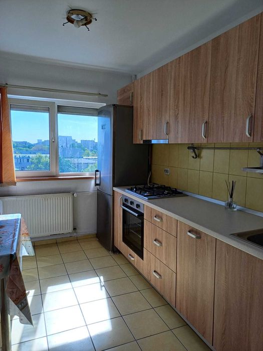 Inchiriez 3 camere pe termen lung