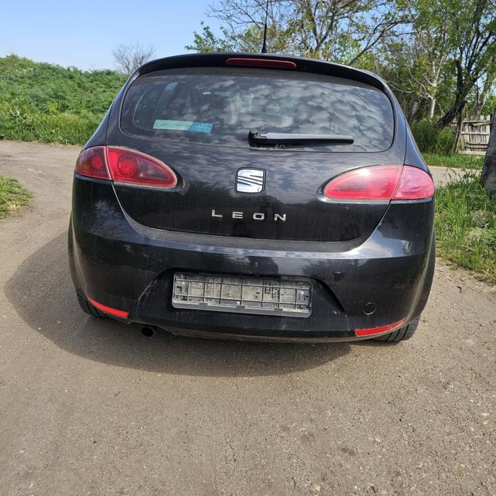 •Продавам Seat Leon 1.9 105кс BKC на ЧАСТИ Сеат леон и над 16 Голф 5ци
