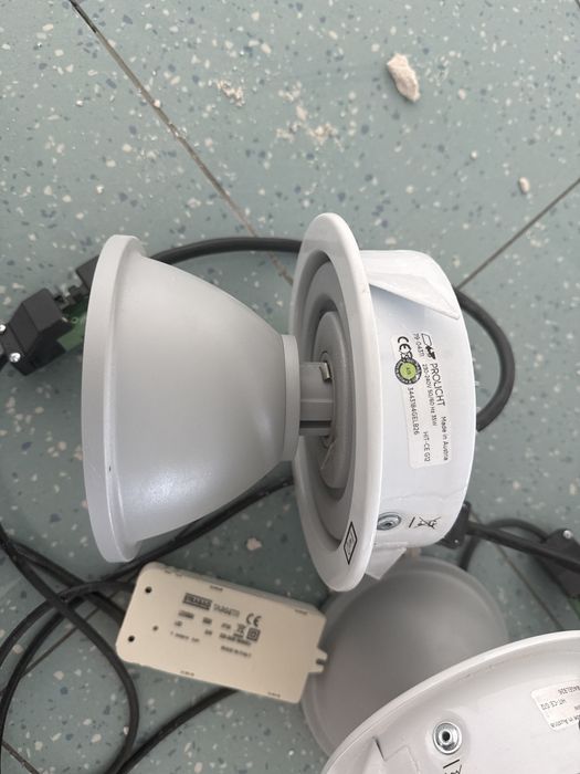 Продавам професионален карданичен downlight DM880282 на LTS & LEUCHTEN