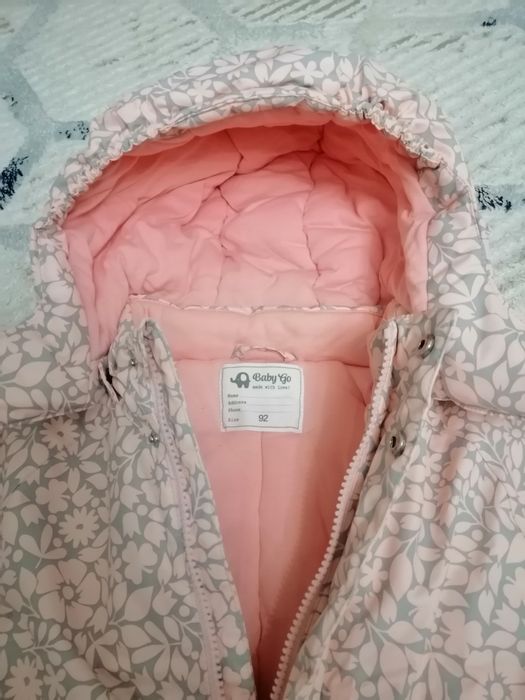 Для девочек, на 2-3 годика. Размер 92