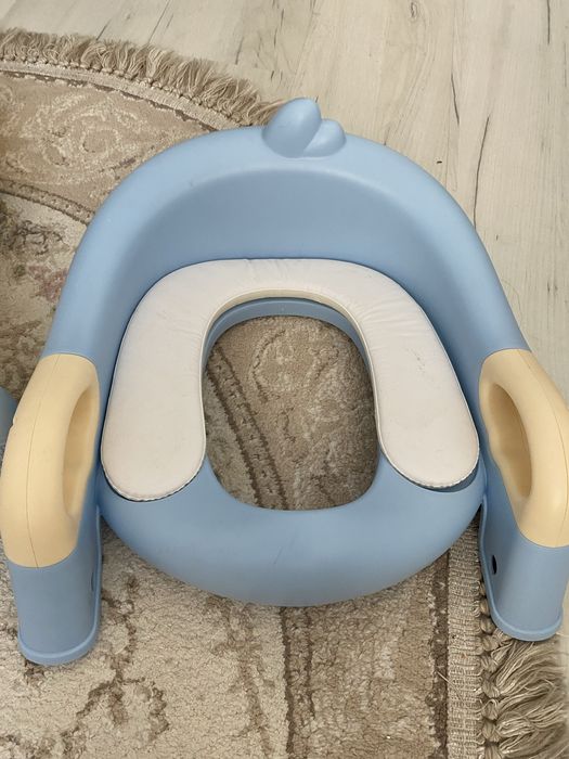 Детское сиденье на унитаз