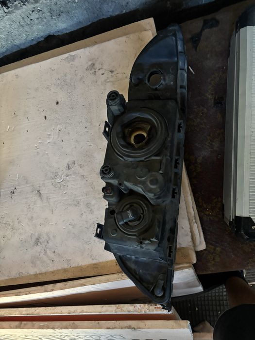Правая фара на BMW E39 до рест