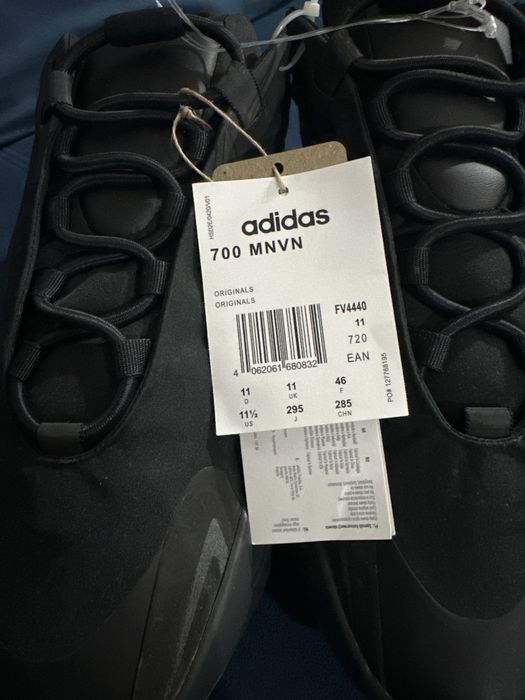 Adidas Yeezy 700 MNVN