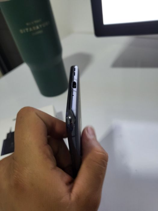 Motorola RAZR 40 ultra yoki Razr+ 2023 ekran holatlari zur 256 gb