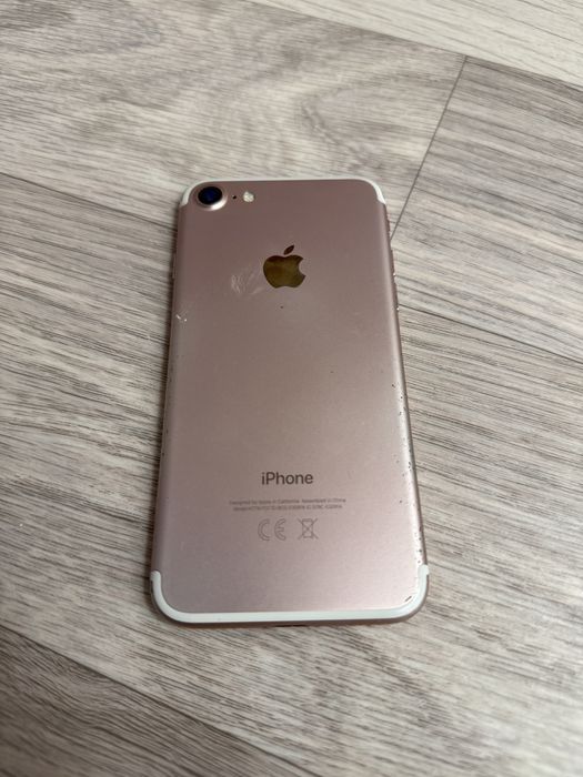 Продам Айфон 7 в хорошем состоянии