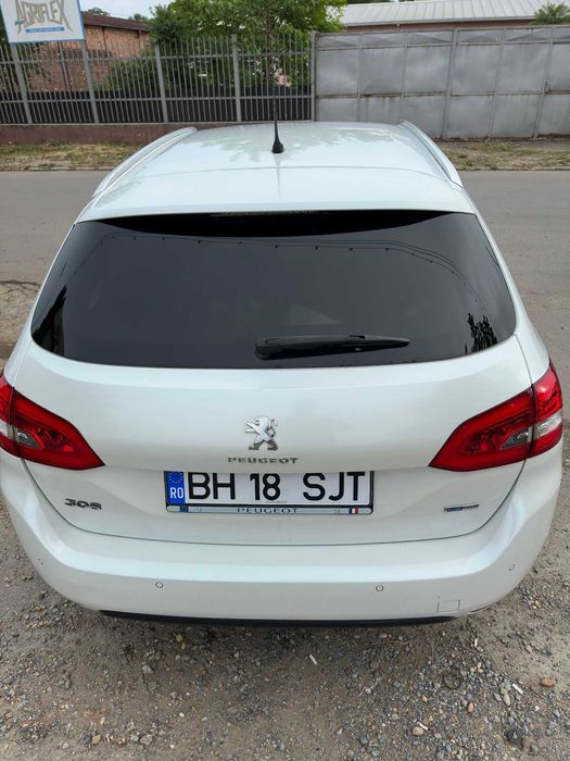 Peugeot 308 Allure 1.2 PureTech FULL LED / Denon