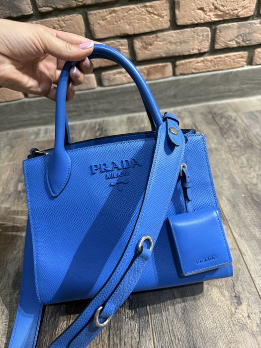 Продам сумку Prada оригинал