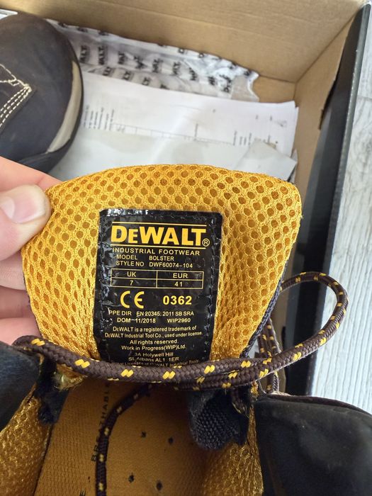 Работни обувки Dewalt Англия