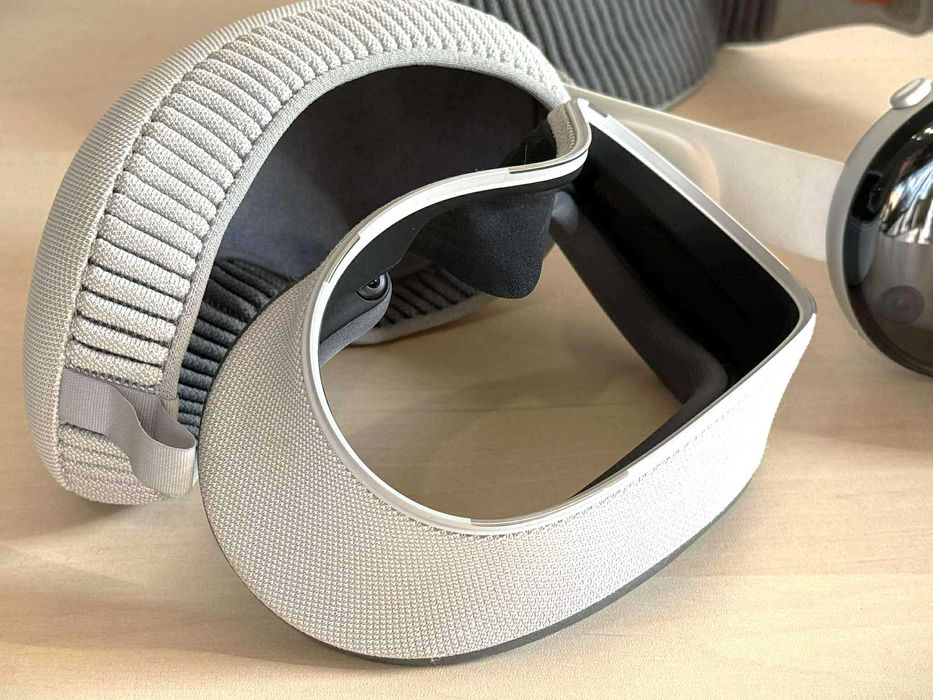 Бартер! Apple Vision Pro VR + Apple Travel Case