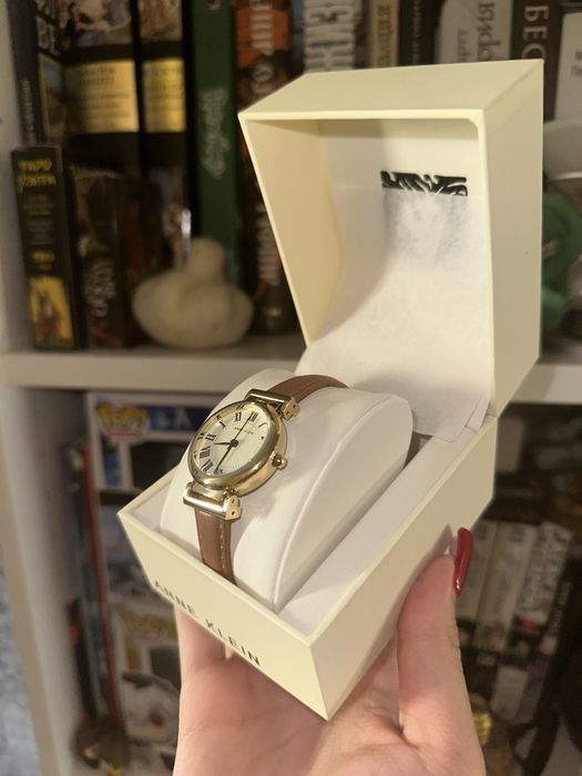 Новые часы от бренда Anne Klein