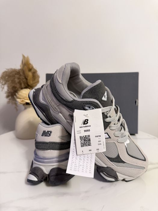Adidasi New Balance 9060 Gri