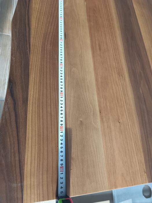 Маса чисто нова       л