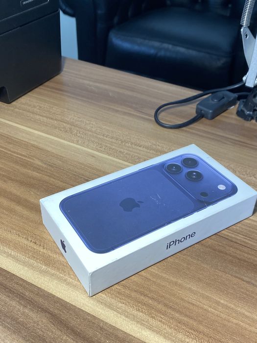 iPhone 17 Pro• 256 GB • Deep Blue