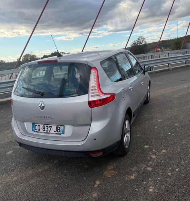 Renault Grand Scenic 5 locuri