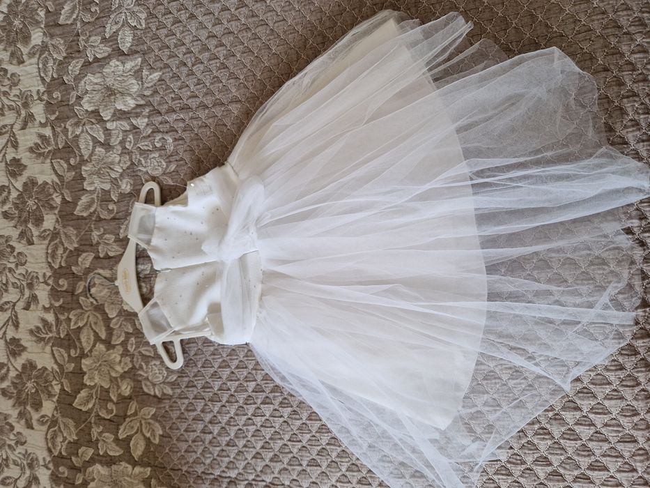 Продам детское новое платье