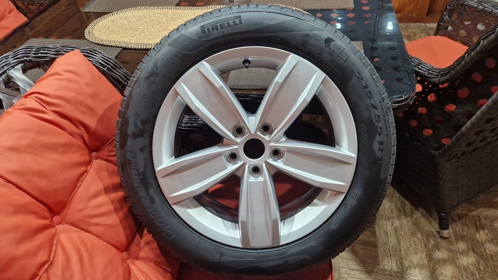 Vînd rezervă jantă aliaj nouă passat B-8-pe 17,Atenție rezervă de fabr