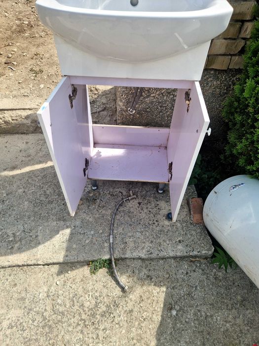 Бойлер с шкаф и мивка