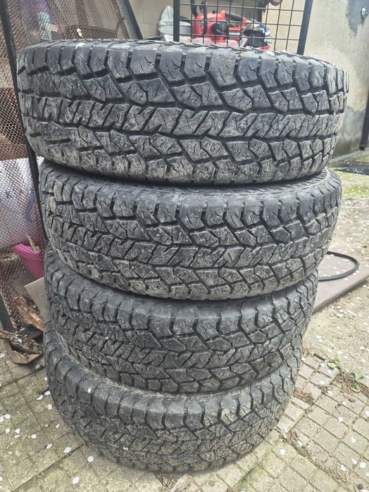 Джипови гуми 225/75/16