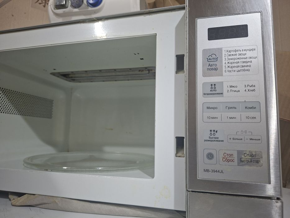 Продаю микроволновку