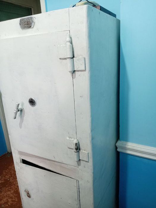 Sotiladi: mustahkam temir seyf
Mustahkam va og‘ir temirdan yasalgan se