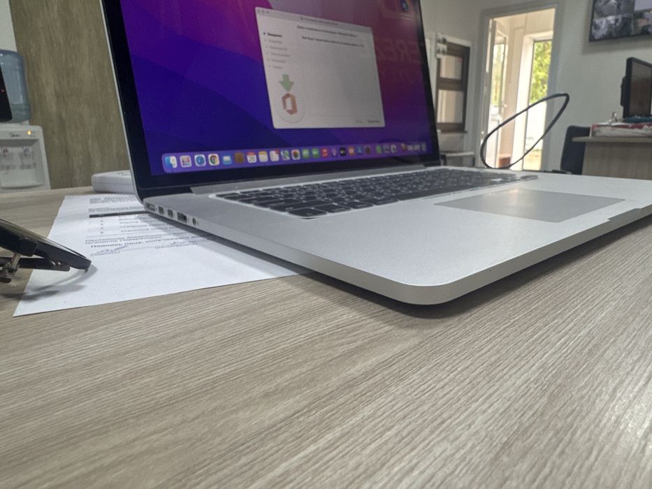 Macbook 15/16gb/512gb