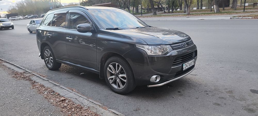 Mitsubishi outlander 3