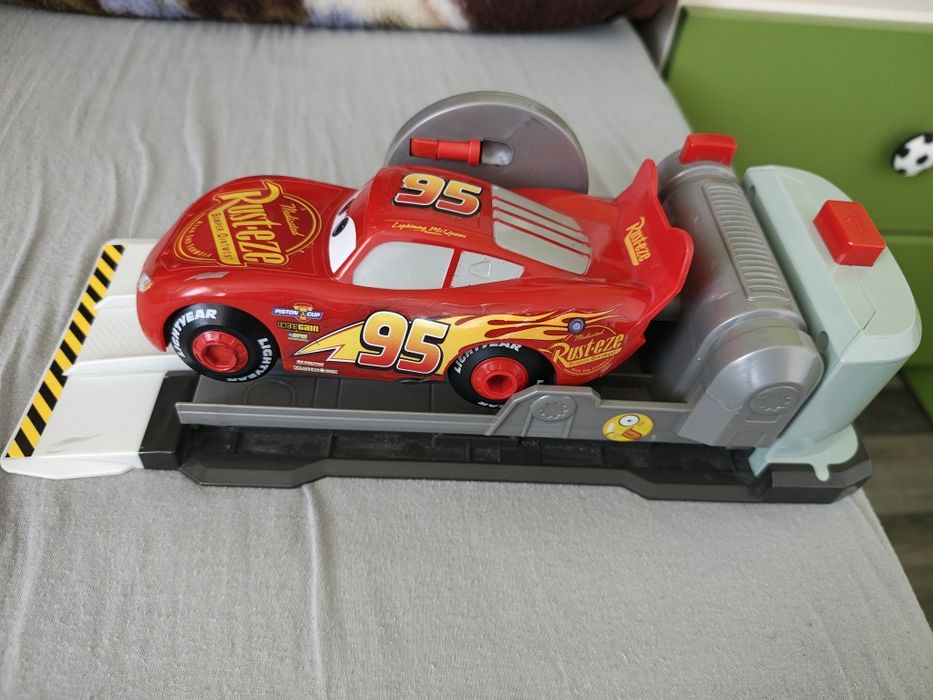Fulger Mcqueen mașina