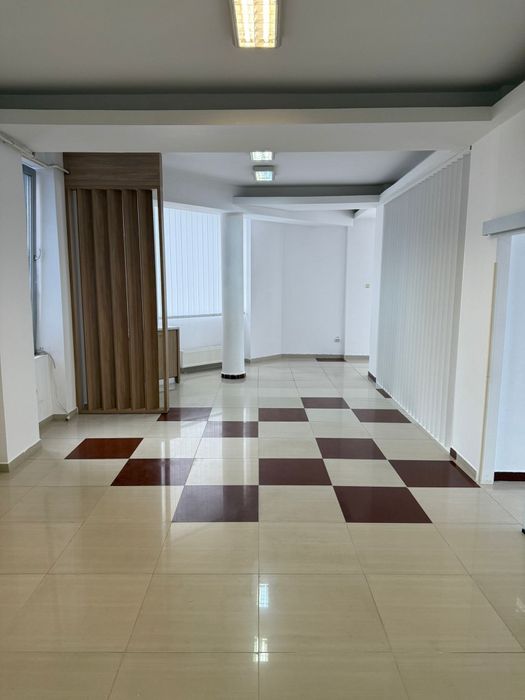 De închiriat spațiu 110 mp Bulevardul Mamaia