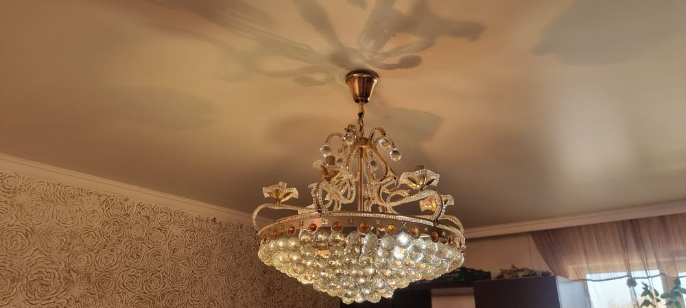 Продам люстры 10 шт одинаковых