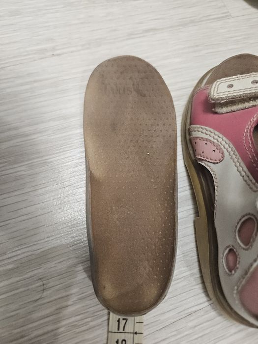 Продам ортопедический сандали с стельки для девочек