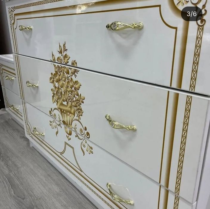 Спальный гарнитур