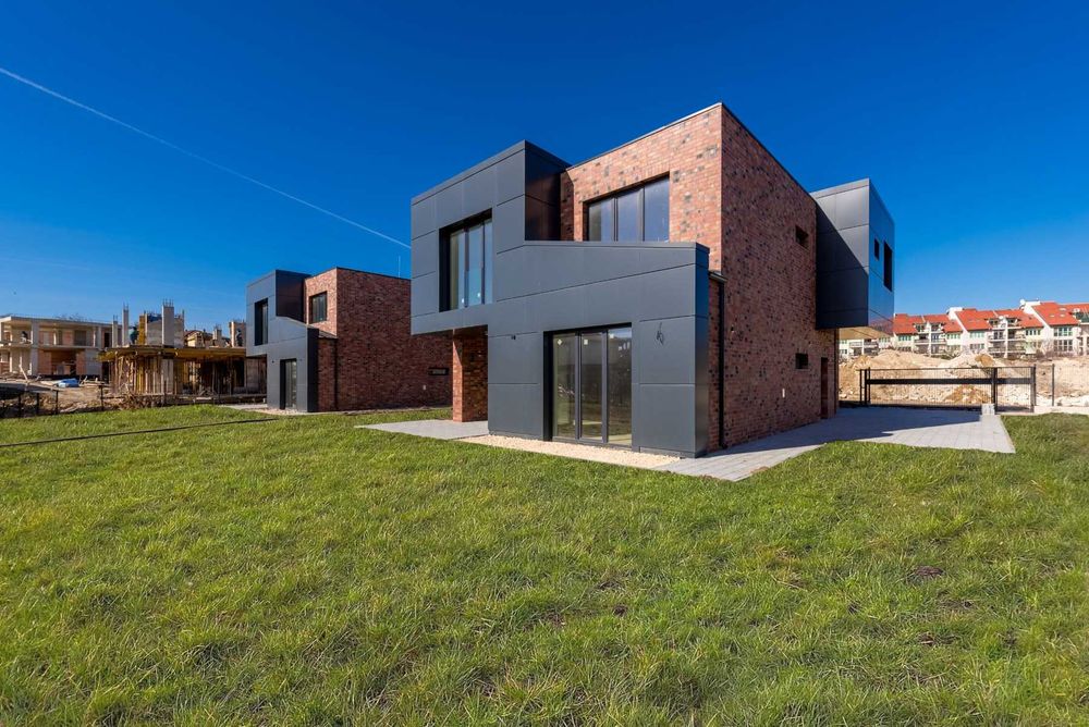 Продава се Къща в Варна, м-т Траката - 223 кв.м за 1020 €/кв.м - Снимка #2