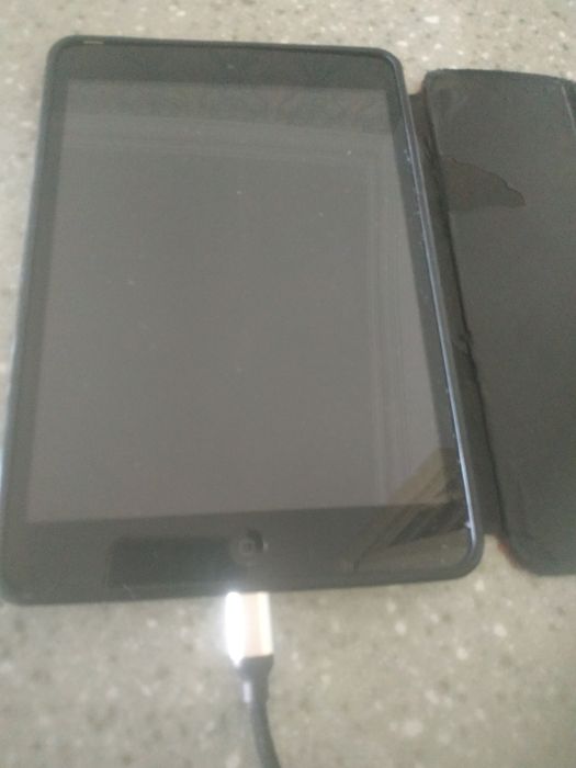 Продам мини айпад Apple 64GB, 7.9, б/у