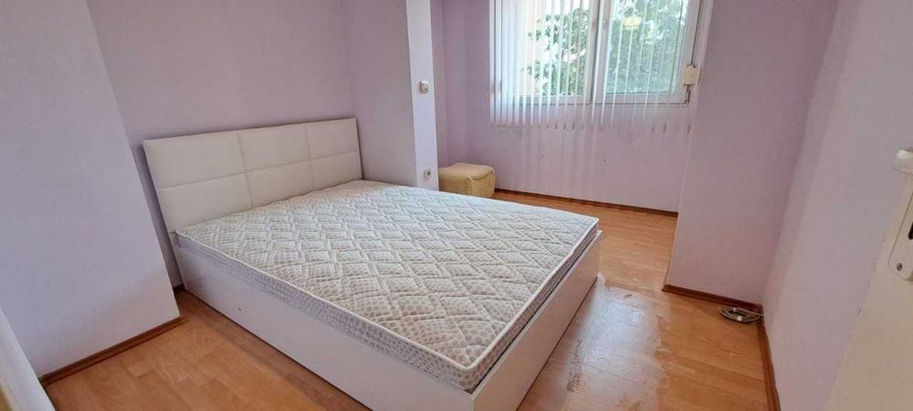 Двустаен Апартамент, Смирненски
