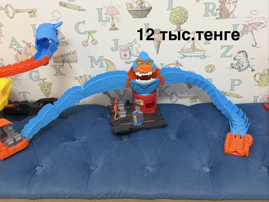 Продам треки hot wheels