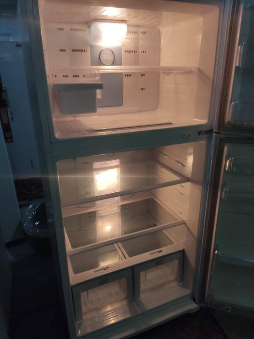 Продам холодильнек