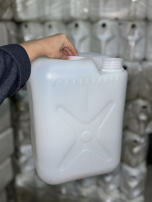 Продам канистры 20 литров