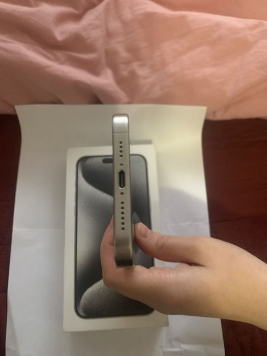 Iphone 15 pro max 256gb impecabil 10/10 cumparat de nou cu factură  la el