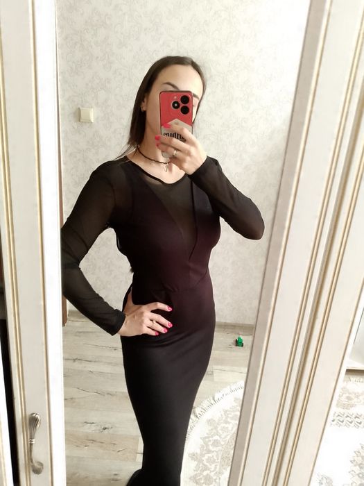 Продам платье с подолом