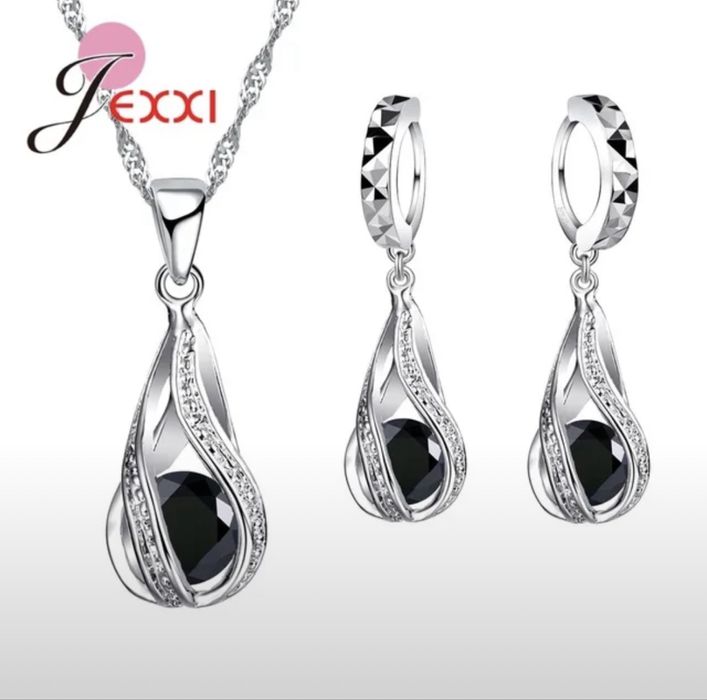 Комплекты продаётся .