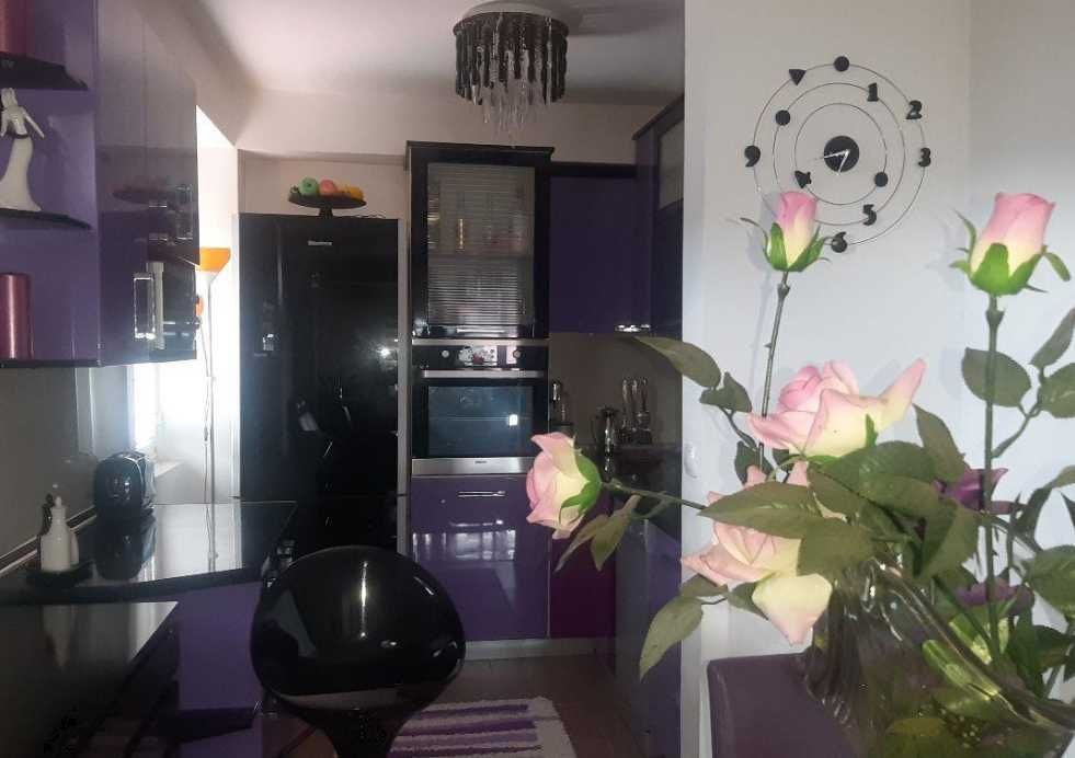 Дава се под наем Тристаен апартамент в Бургас, Изгрев - 80 кв.м за 357 € - Снимка #3