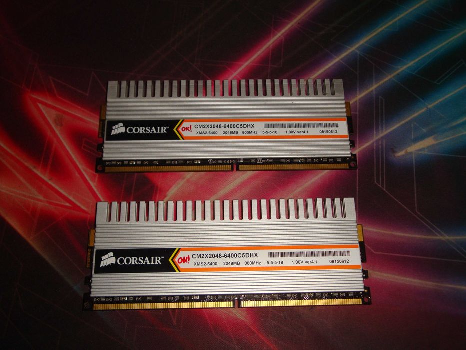 kit memorii ram DDR2 Corsair XMS2 DHX 4GB 2x 2GB 800 Mhz de colectie