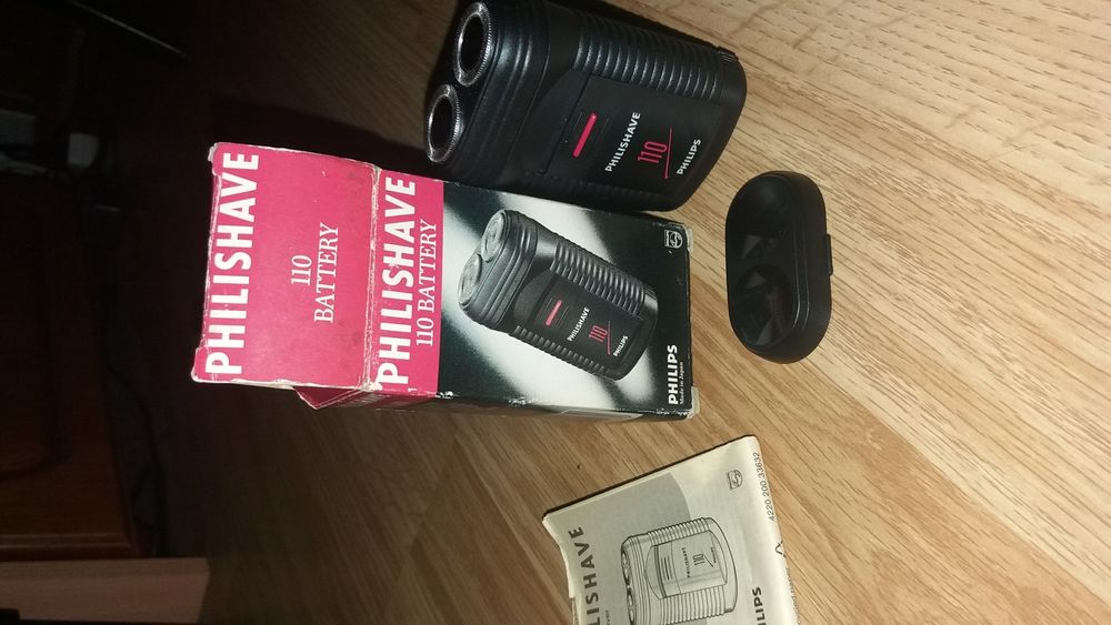 Aparat de ras philips pe baterii