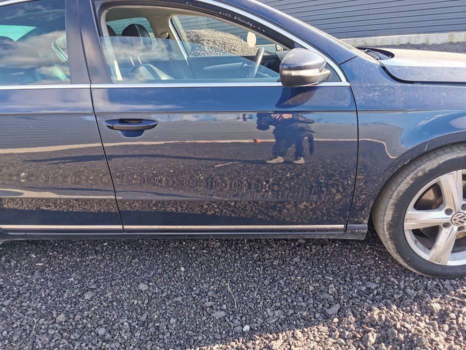 usa stanga spate  passat b7