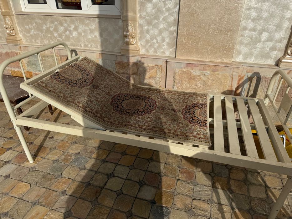 Медицинская кровать