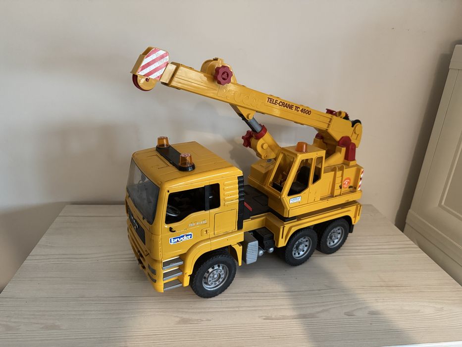 Bruder camion macara