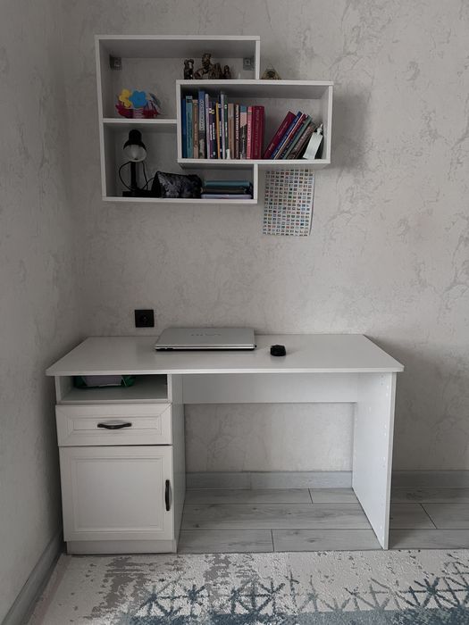 Продается компьютерный стол