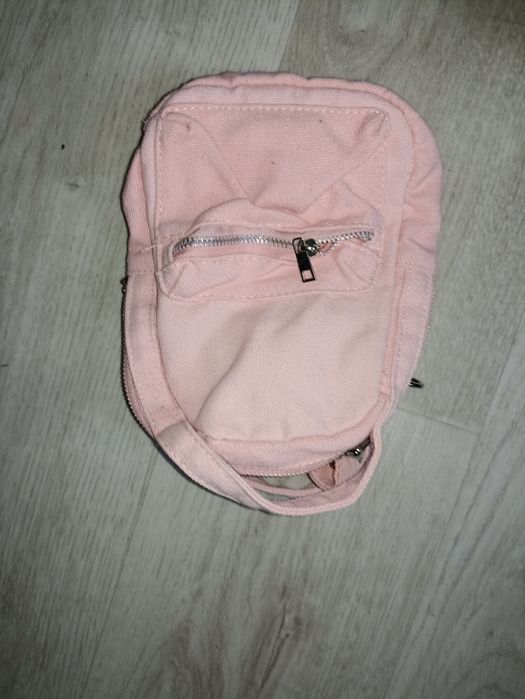 Продам рюкзачки разные